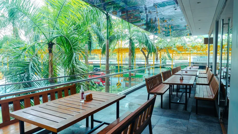 Mezzanine, Al Fresco at Tipsy Pig BGC