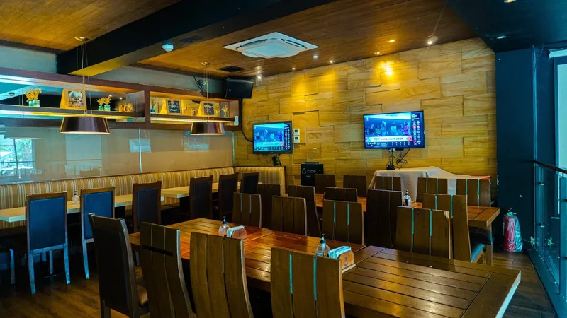 Mezzanine at Tipsy Pig Capitol Commons
