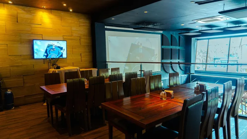 Mezzanine at Tipsy Pig Capitol Commons
