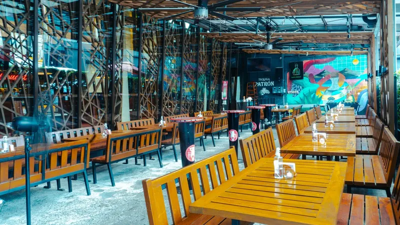 Al Fresco at Tipsy Pig Timog