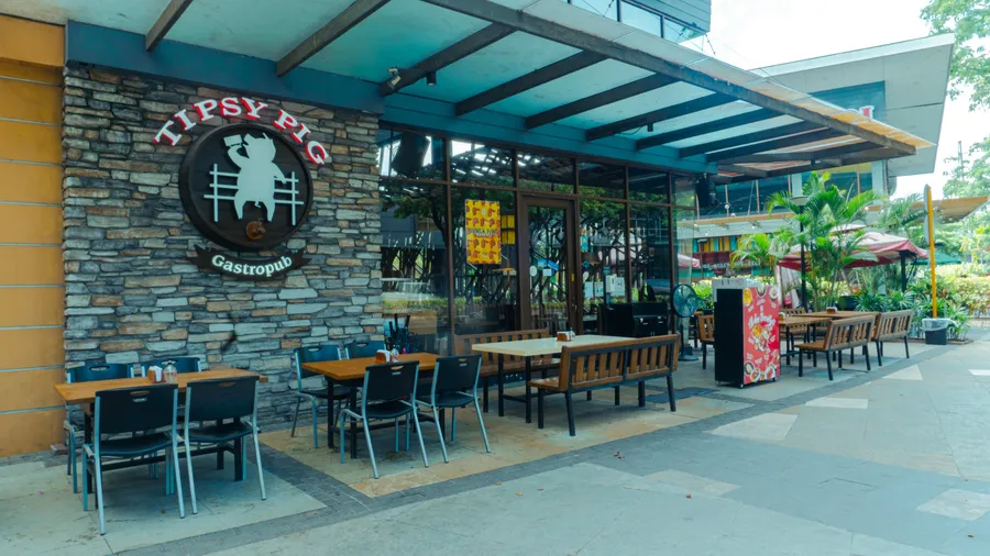Tipsy Pig storefront